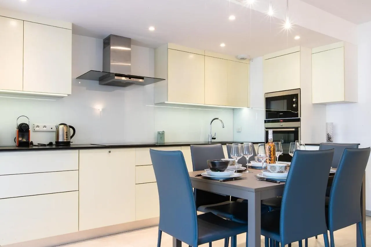 Renovated 2-Br Apartment With Terrace And Pool Cannes