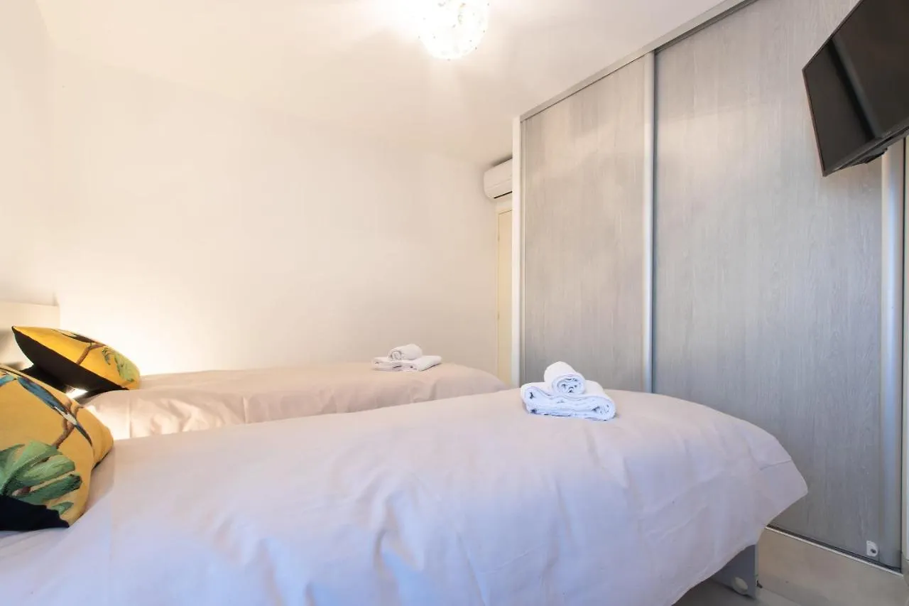 Renovated 2-Br Apartment With Terrace And Pool Cannes